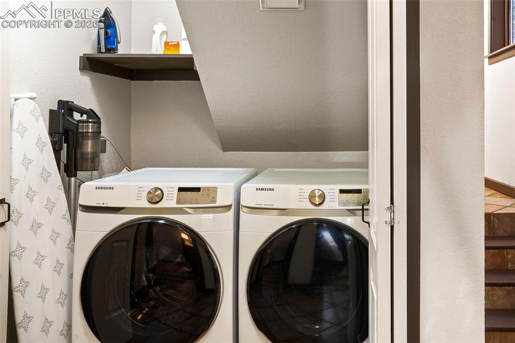 Image 25 of 39: Laundry