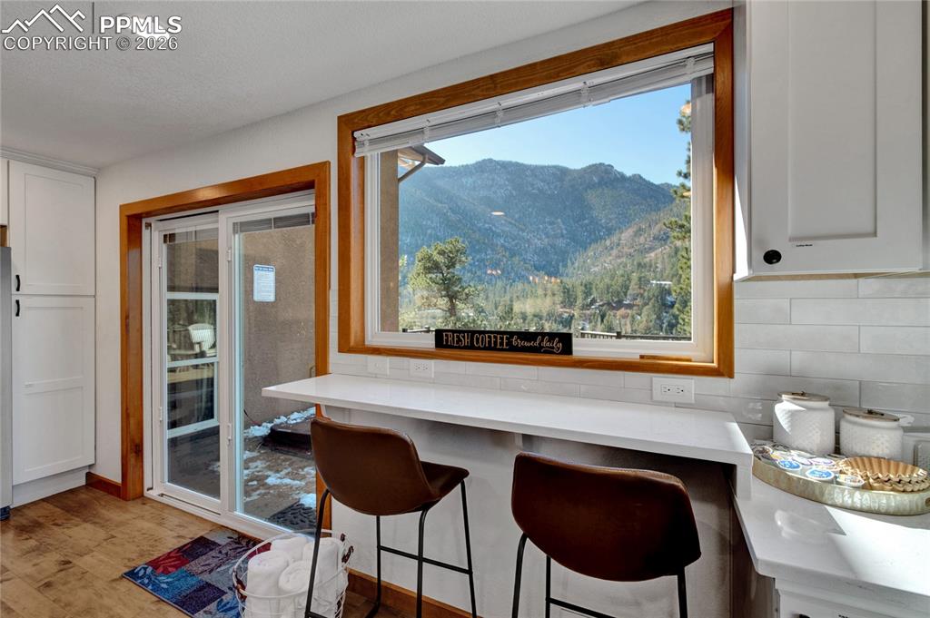 Image 28 of 39: Kitchen