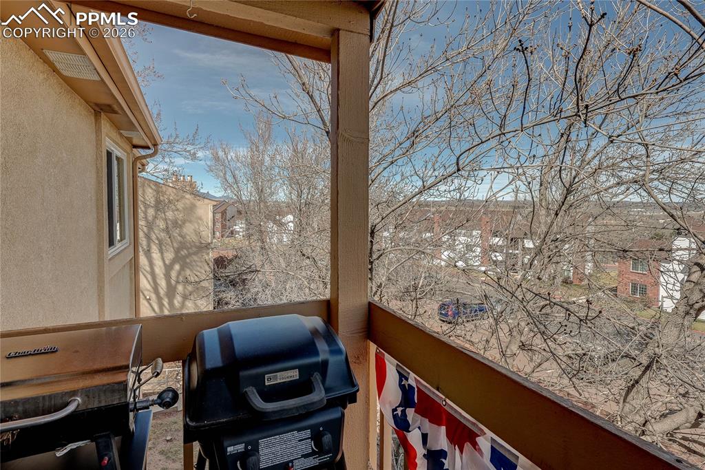 Image 19 of 23: Balcony