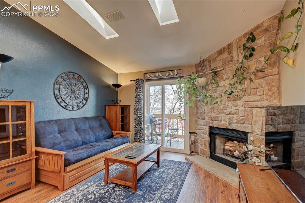 Image 9 of 23: Living Room