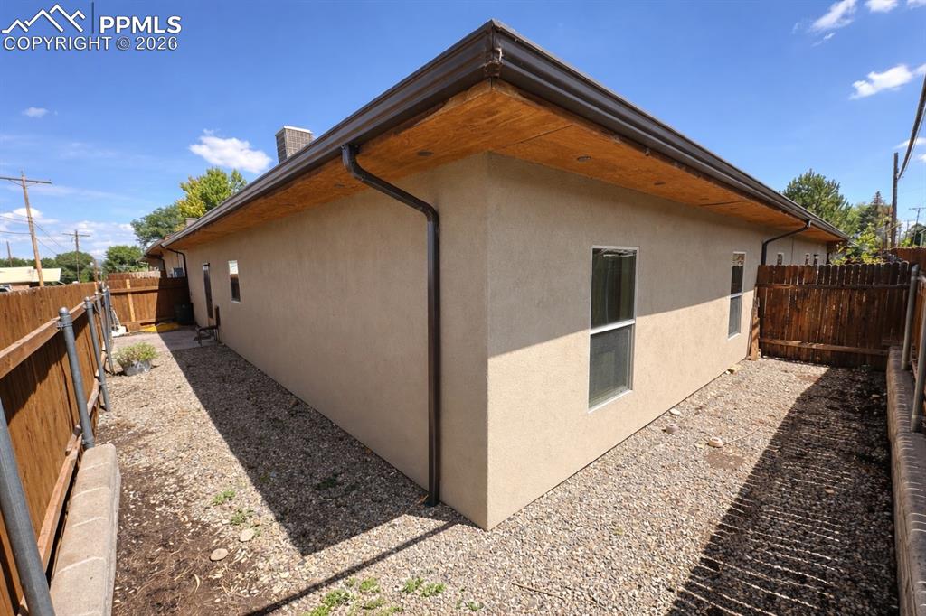 Image 15 of 17: Side of Structure