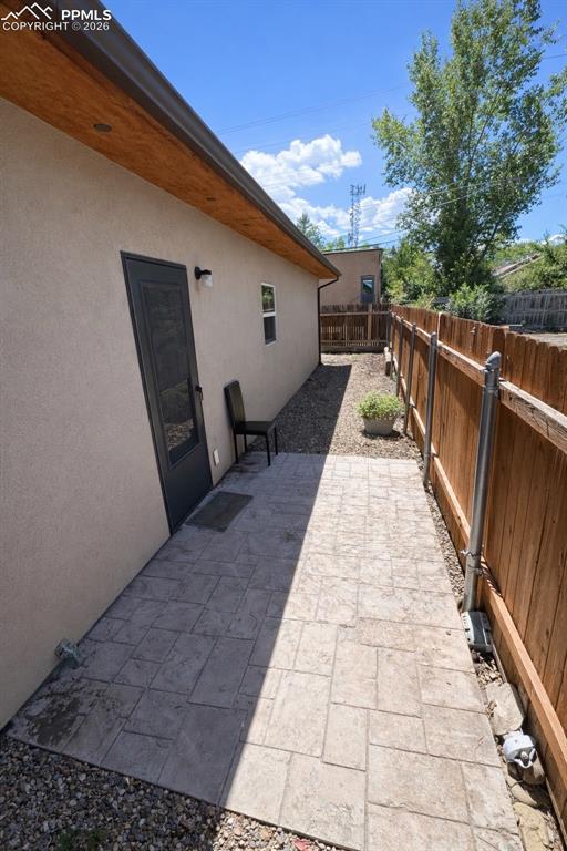 Image 16 of 17: Patio