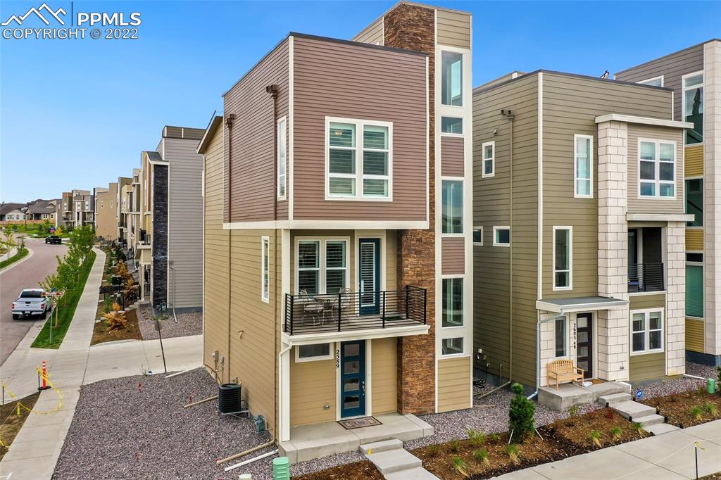 Listing 5760457, Image 1 of 32
