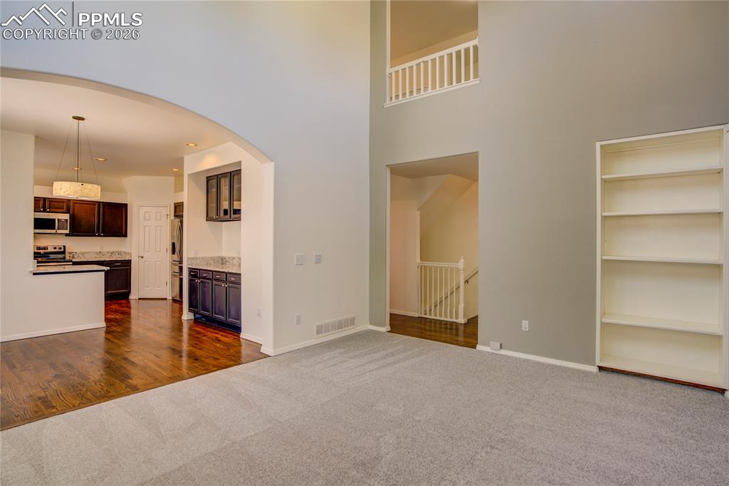 Image 14 of 27: Living Room