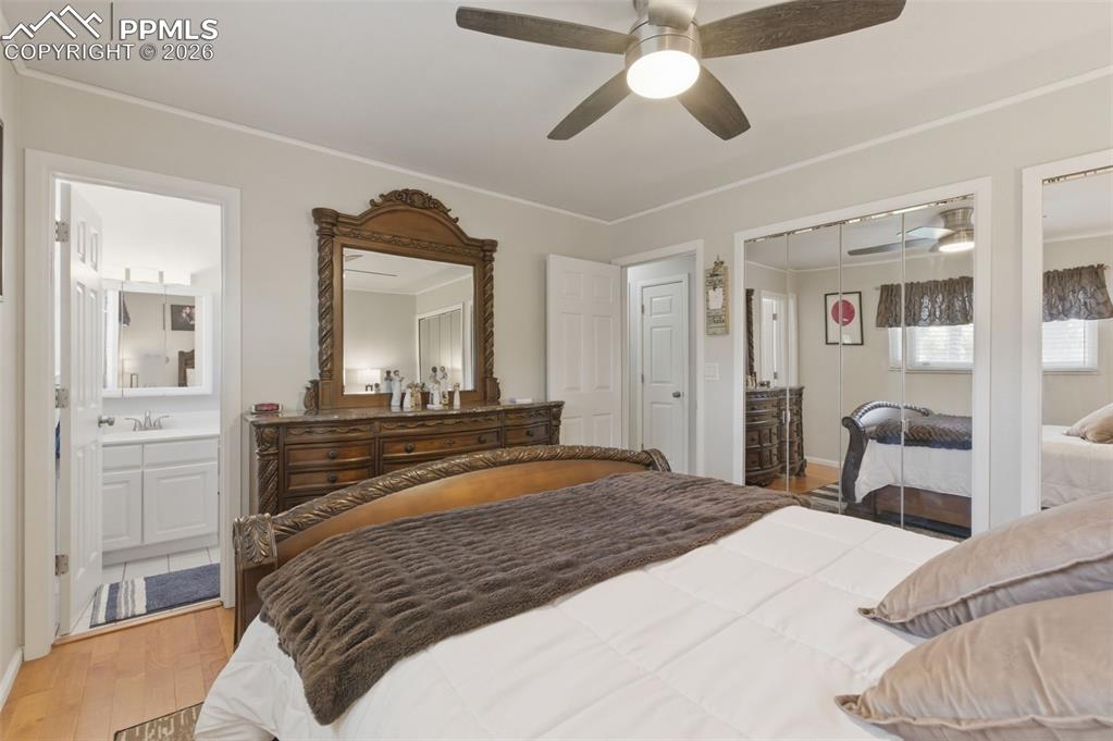 Image 16 of 29: Living Room