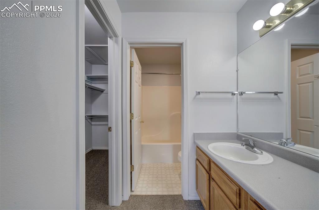 Image 15 of 25: Bathroom