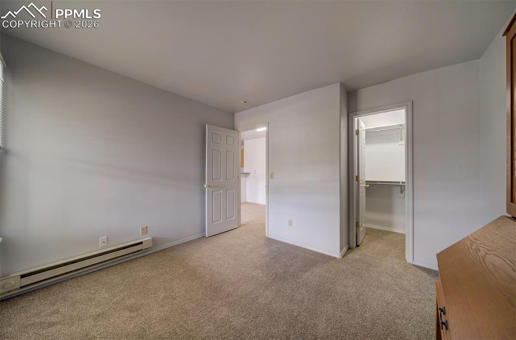 Image 20 of 25: Bedroom