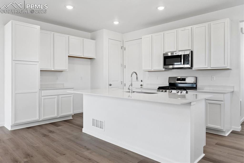 Image 4 of 22: No Description Available