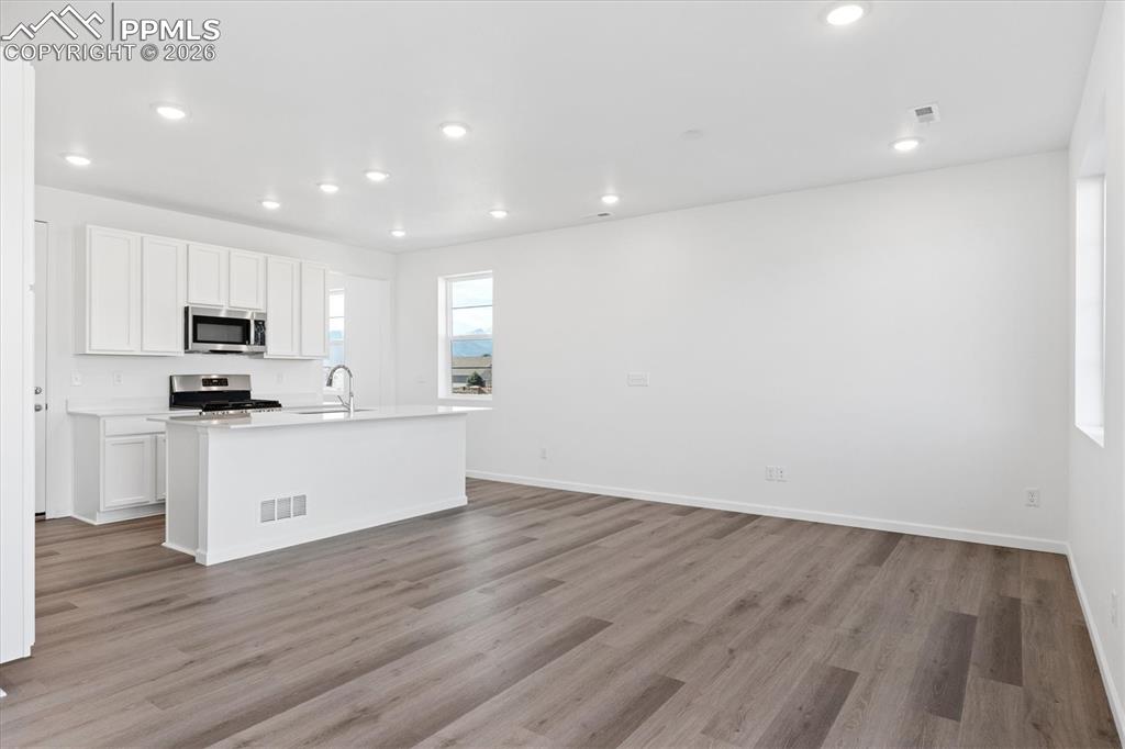 Image 8 of 22: No Description Available