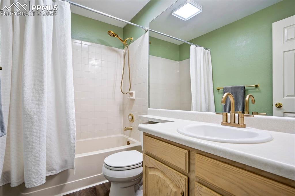 Image 30 of 43: Full bath