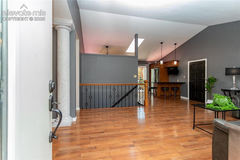Image 9 of 49: Entry