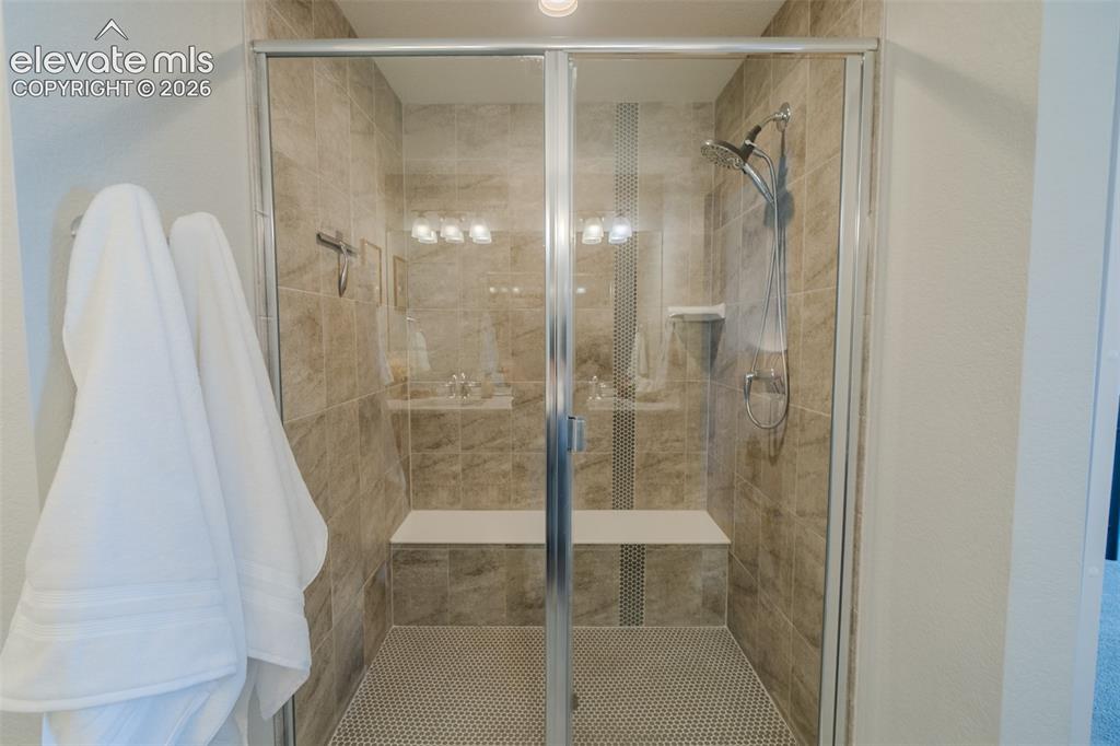 Image 24 of 47: Bathroom