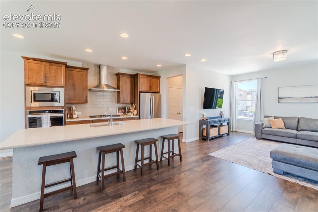 Image 6 of 47: Kitchen