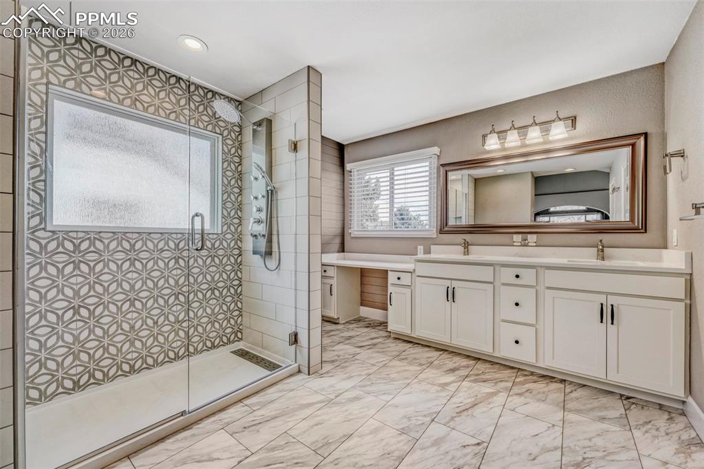 Image 19 of 30: Primary Bath