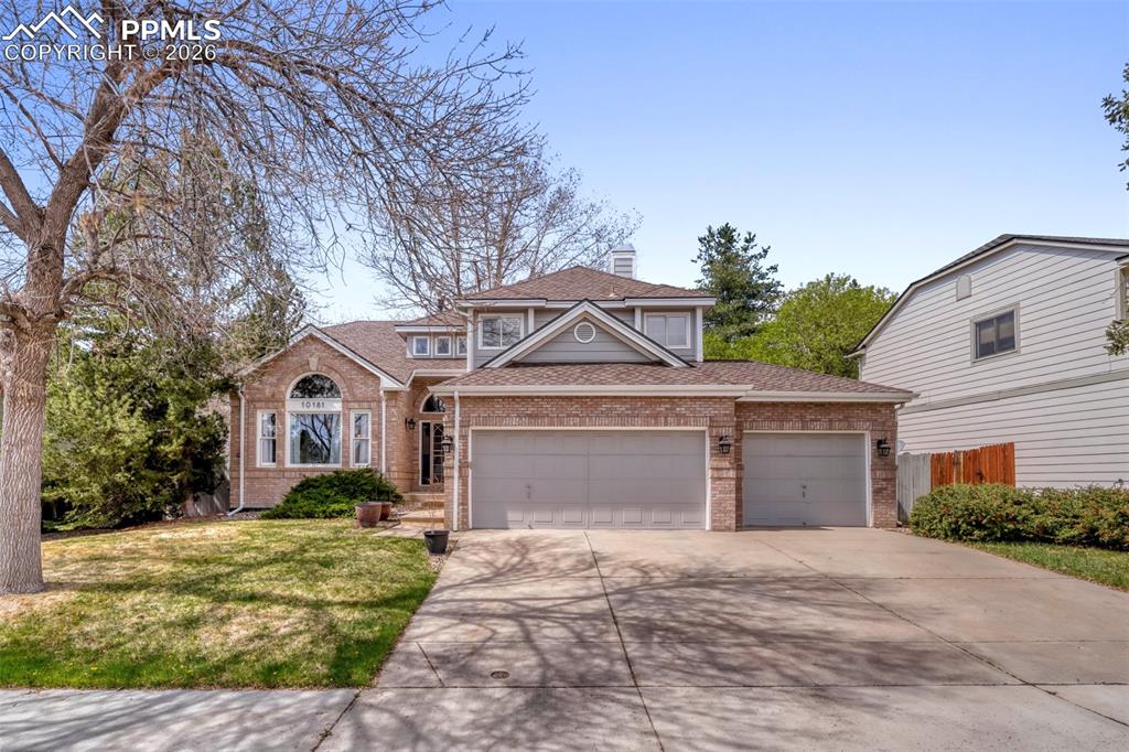 Image 2 of 30: Front of house