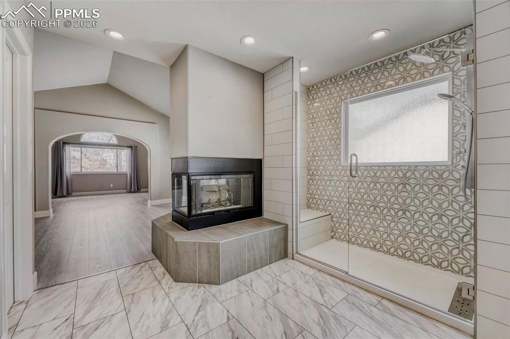 Image 20 of 30: Primary Bath