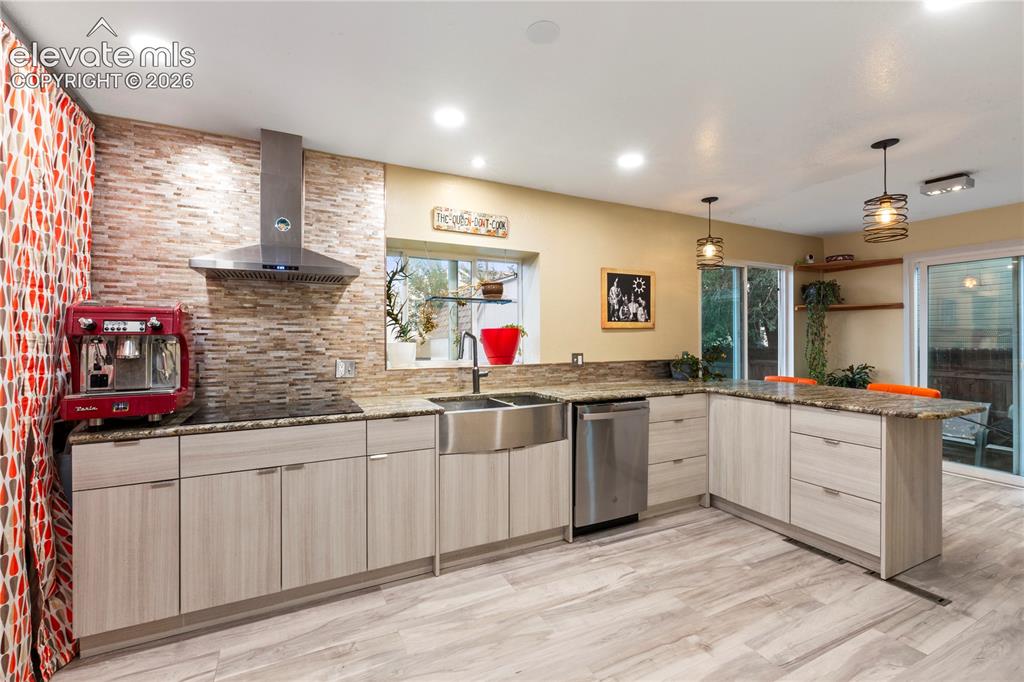 Image 8 of 15: Custom backsplash