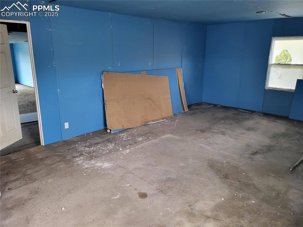 Image 3 of 11: Other