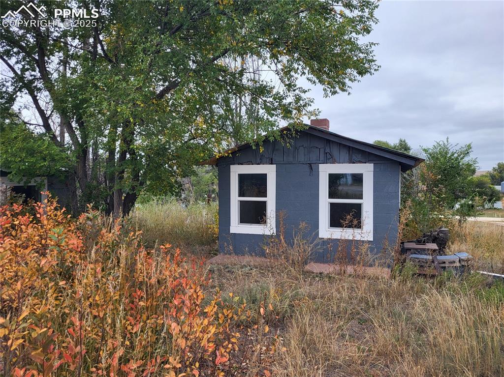 Image 6 of 11: Out Buildings