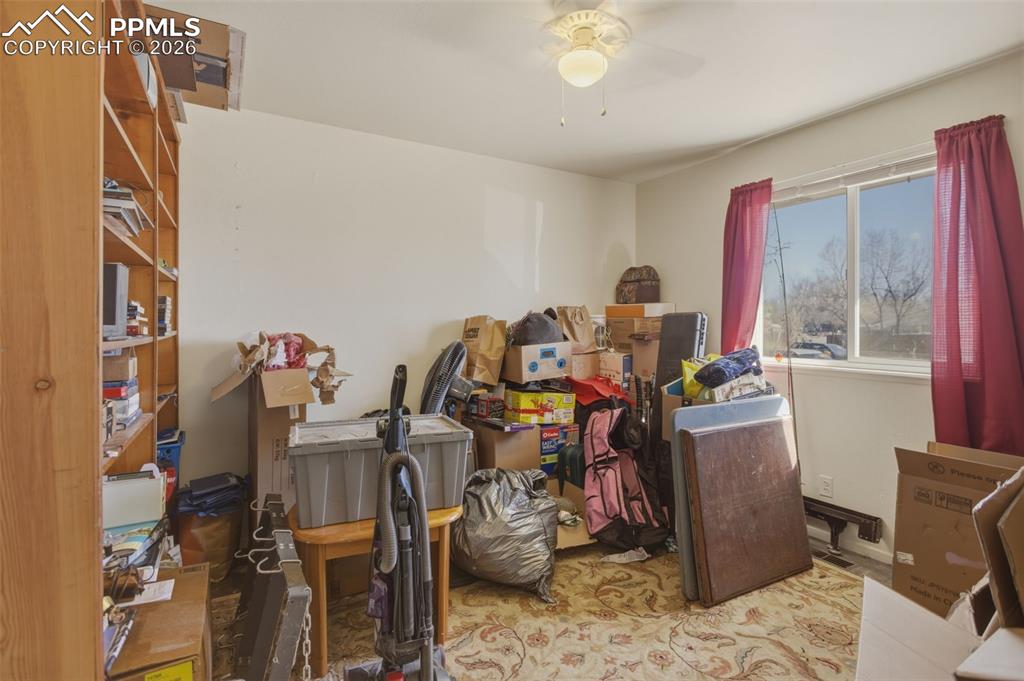 Image 12 of 24: Bedroom