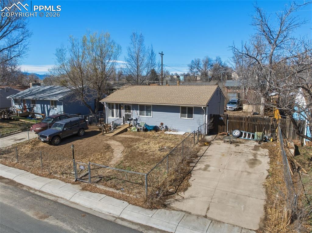 Image 3 of 24: Front of Structure