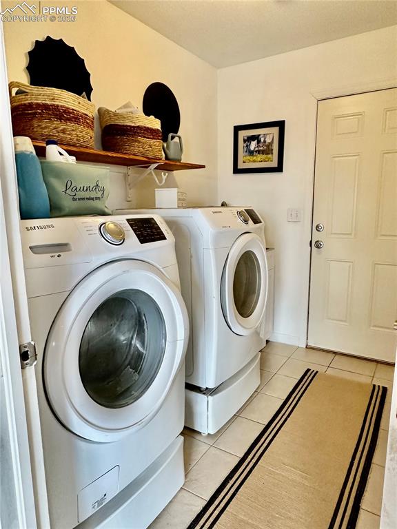 Image 16 of 30: Laundry