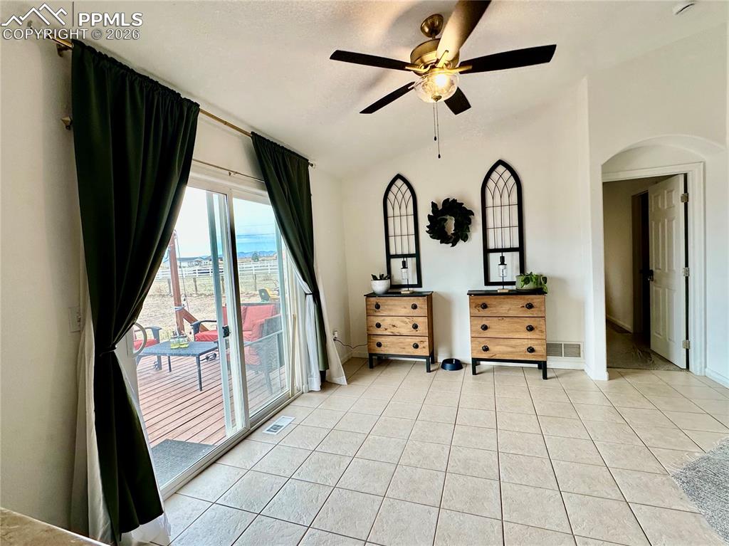 Image 8 of 30: Bedroom