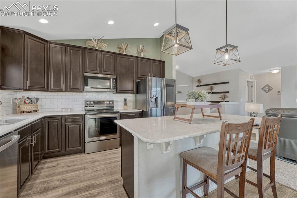 Image 15 of 50: Kitchen