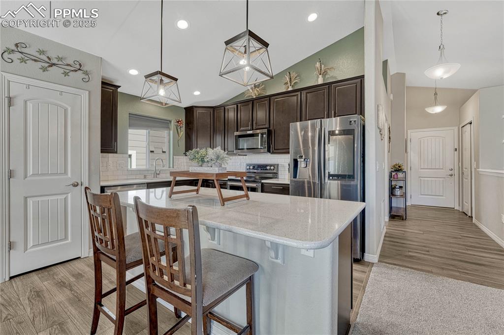 Image 16 of 50: Kitchen