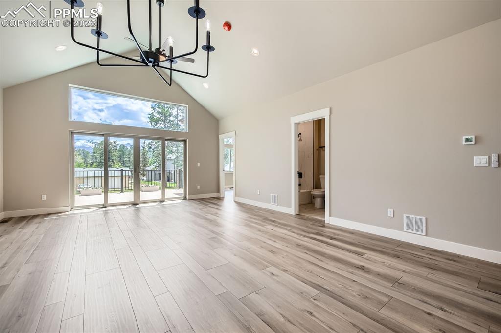 Image 5 of 20: Living Room