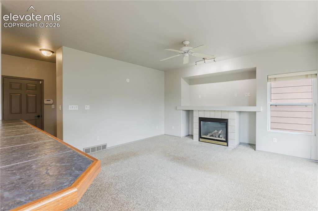 Image 18 of 50: Living Room