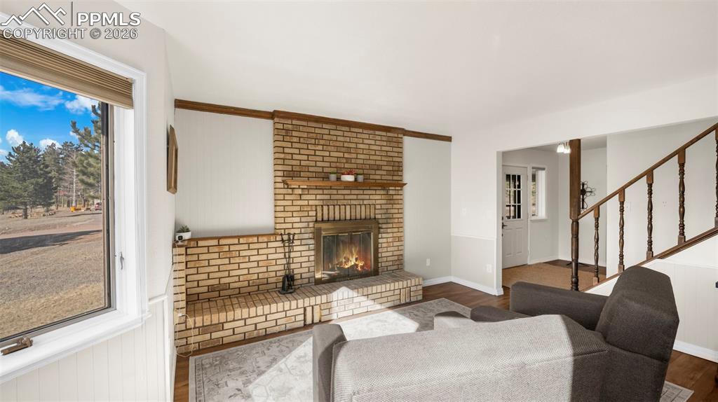 Image 11 of 39: Living Room