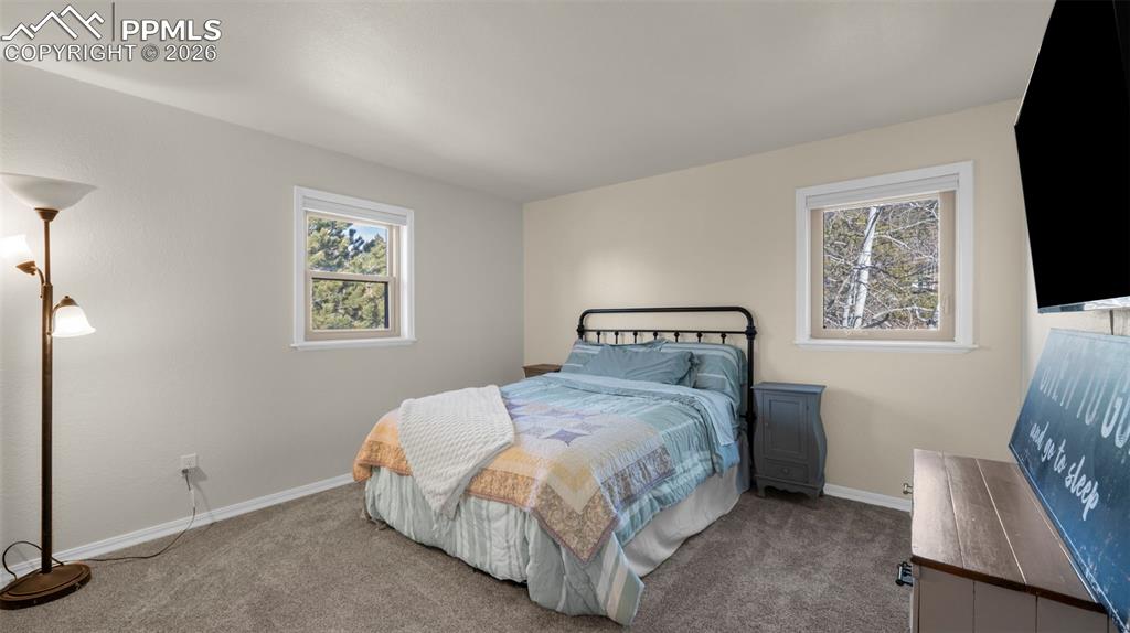 Image 31 of 39: Bedroom