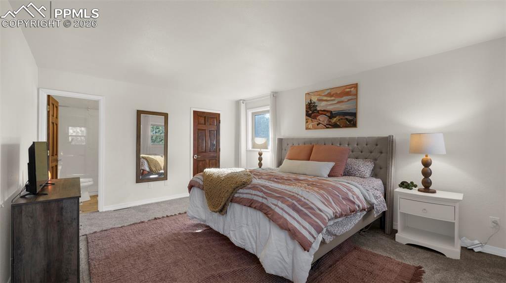 Image 32 of 39: Bedroom