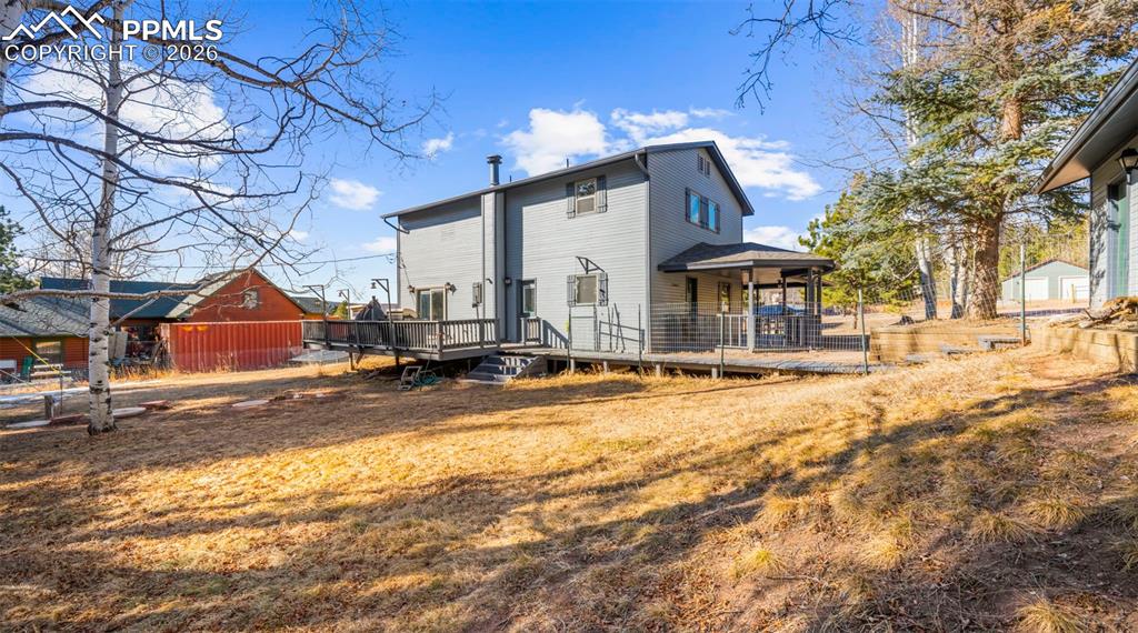 Image 35 of 39: Back of Structure