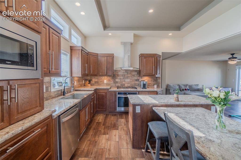 Image 4 of 24: Kitchen