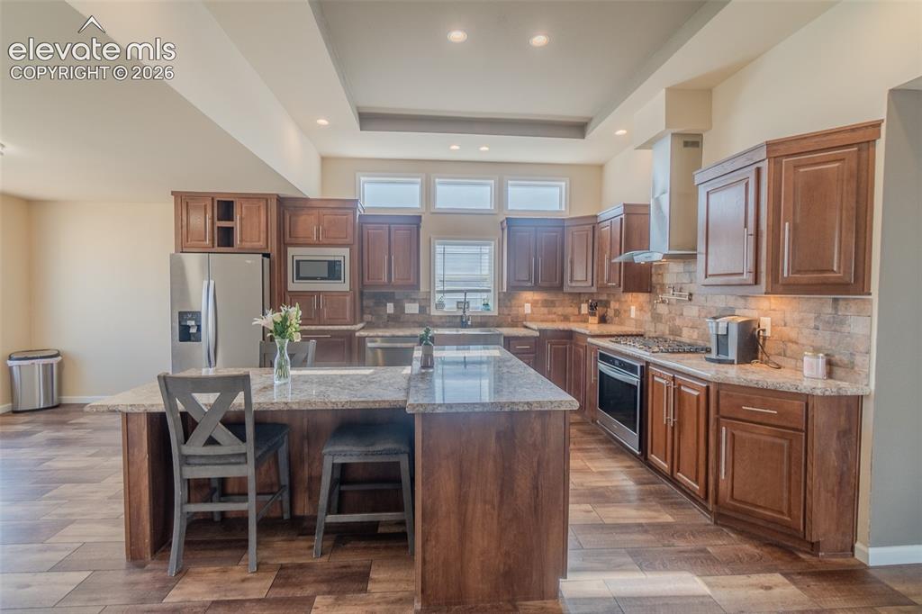 Image 7 of 24: Kitchen