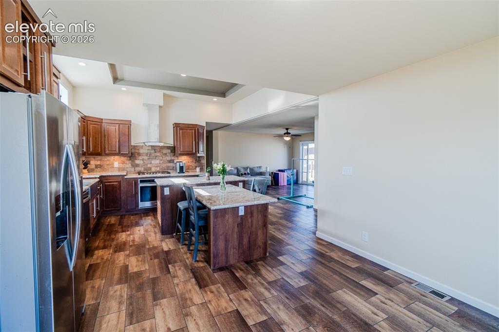 Image 9 of 24: Kitchen