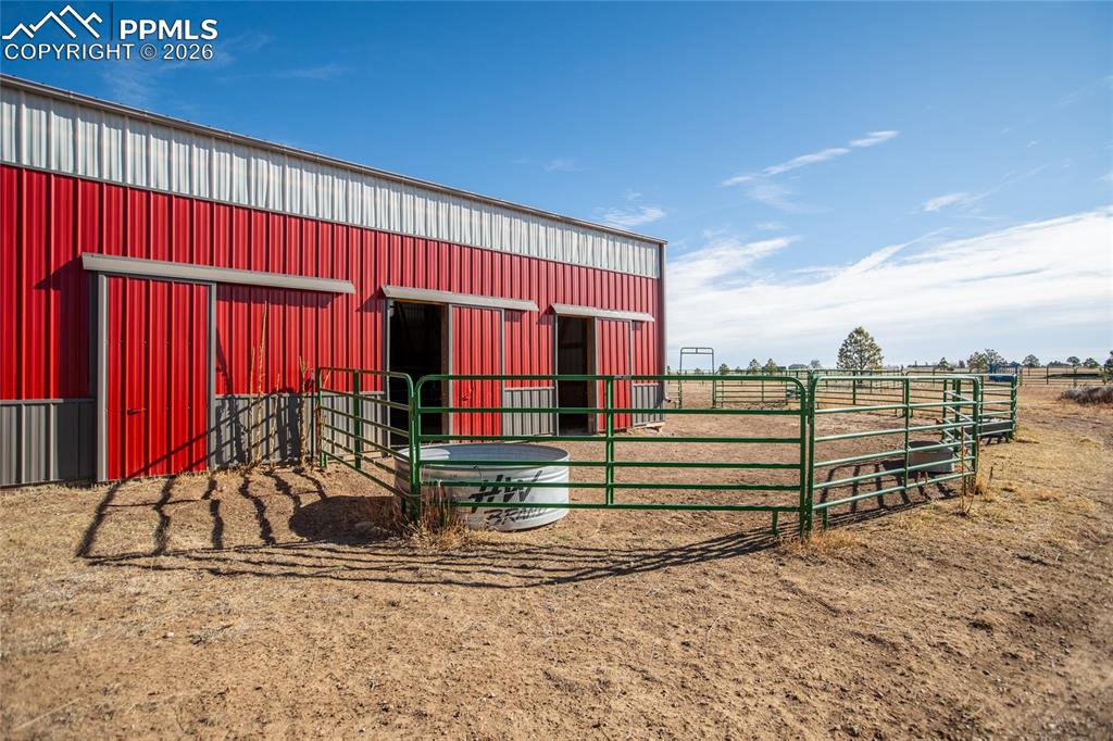 Image 37 of 50: Stable