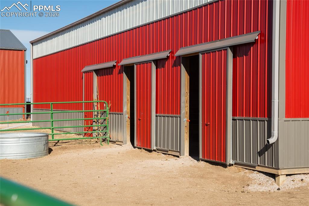 Image 4 of 50: Stable