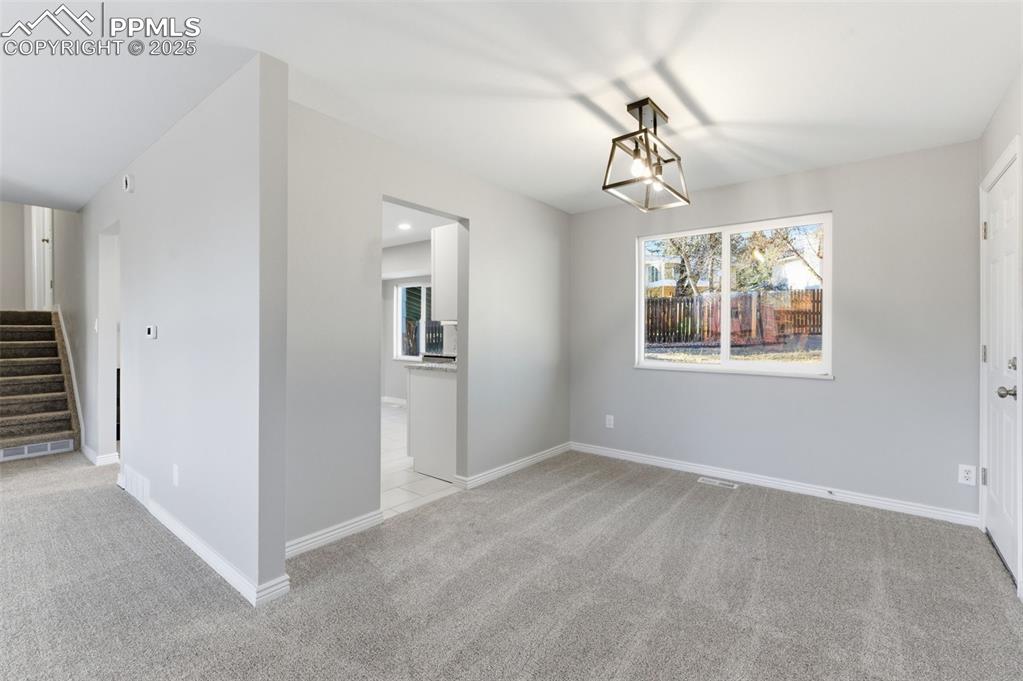 Image 25 of 37: Dining Area