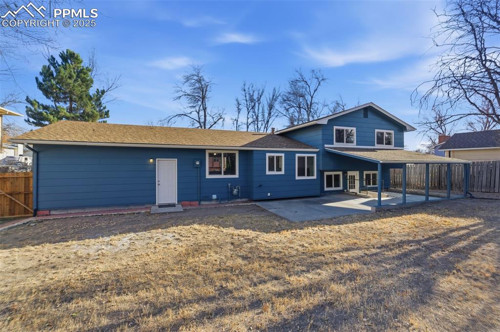 Image 31 of 37: Back of Structure