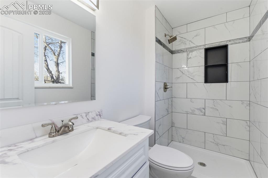 Image 9 of 37: Bathroom