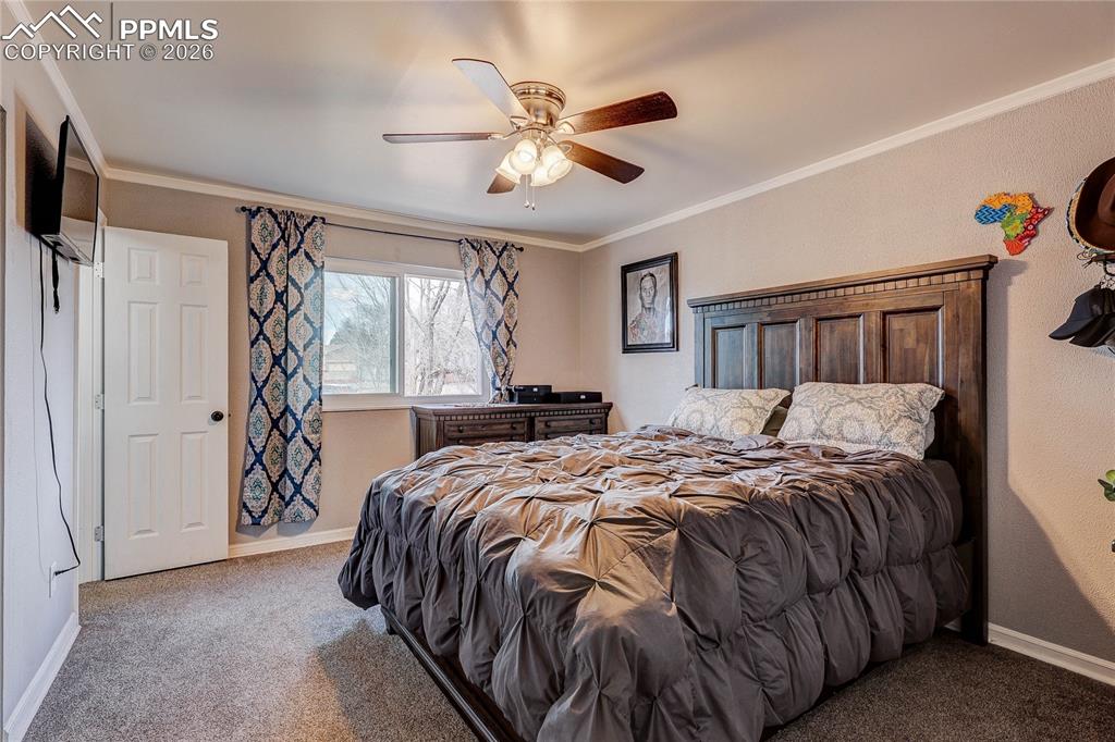 Image 13 of 26: Bedroom