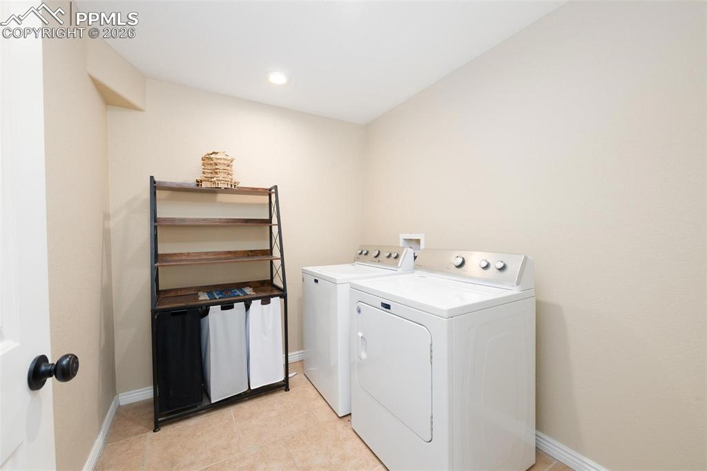 Image 21 of 26: Laundry