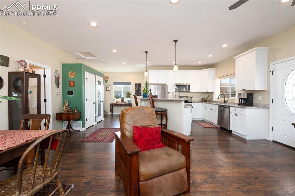 Image 4 of 26: Living Room