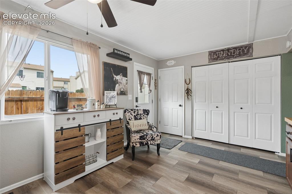 Image 11 of 33: Sitting Room