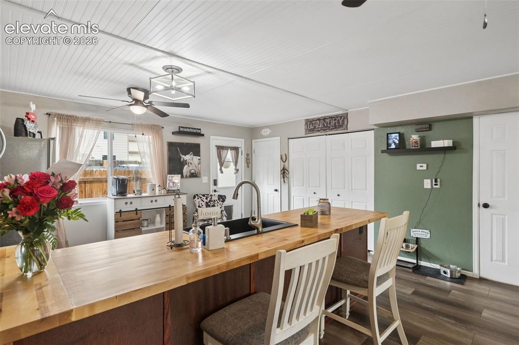 Image 14 of 33: Kitchen