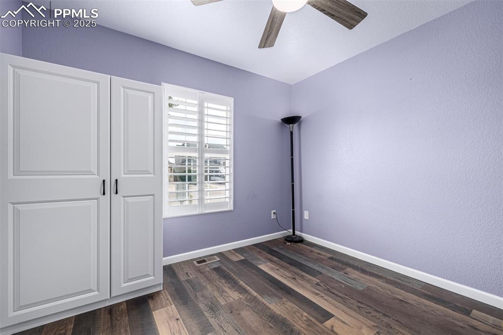 Image 17 of 26: Secondary Bedroom