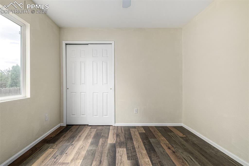 Image 19 of 26: Secondary Bedroom